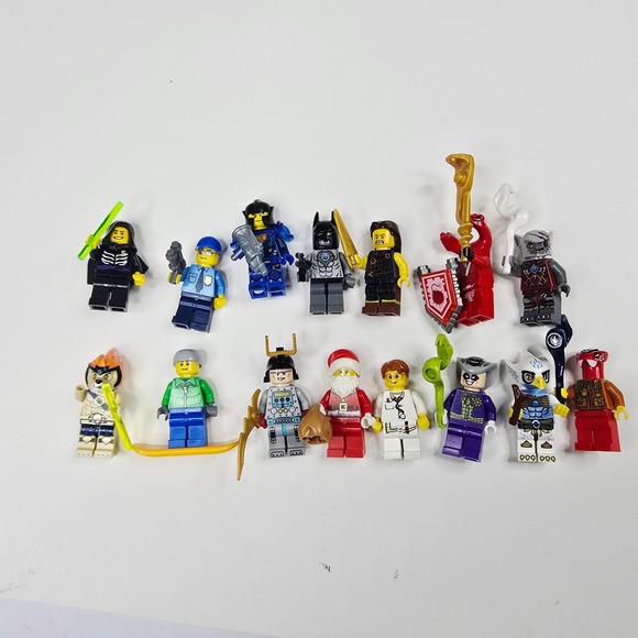 15 LEGO Minifigures Lot Collection Ninjago Batman Police Santa Claus Figures‎